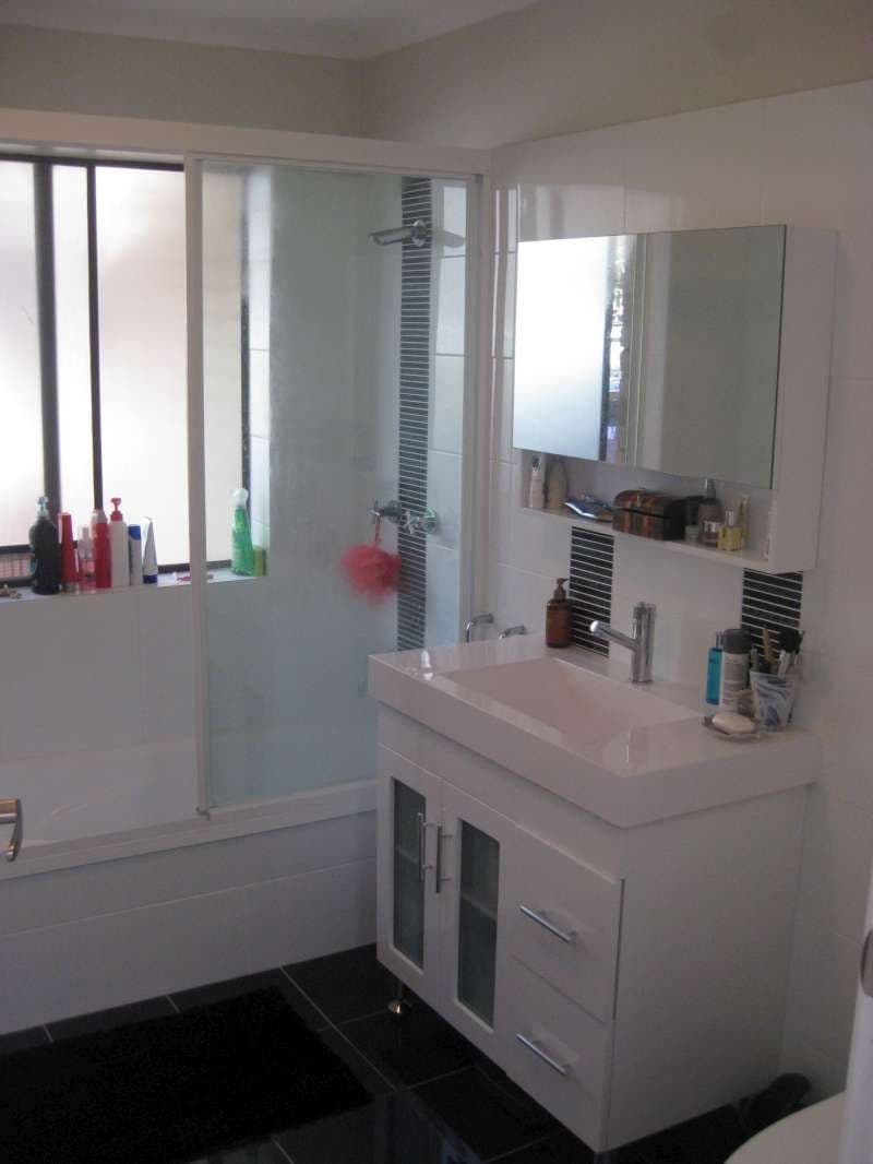 12 Woodstock Avenue, TARINGA QLD 4068, Taringa - Thumbnail 3
