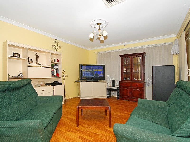 37 Colchester Gardens, BALLAJURA WA 6066, Ballajura - Thumbnail 2