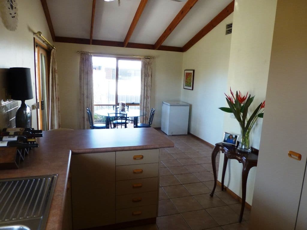16 Oscar Place, ECHUCA VIC 3564, Echuca - Thumbnail 7