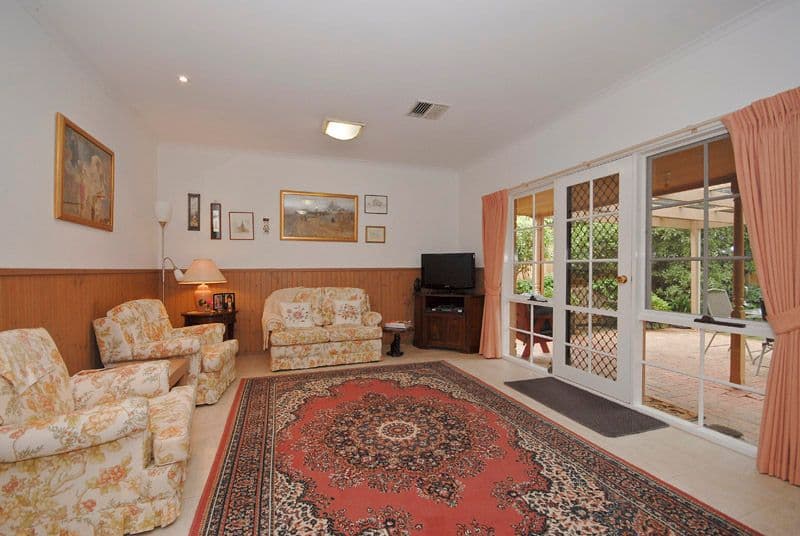 28 Great Oak Court, MOOROOLBARK VIC 3138, Mooroolbark - Thumbnail 2