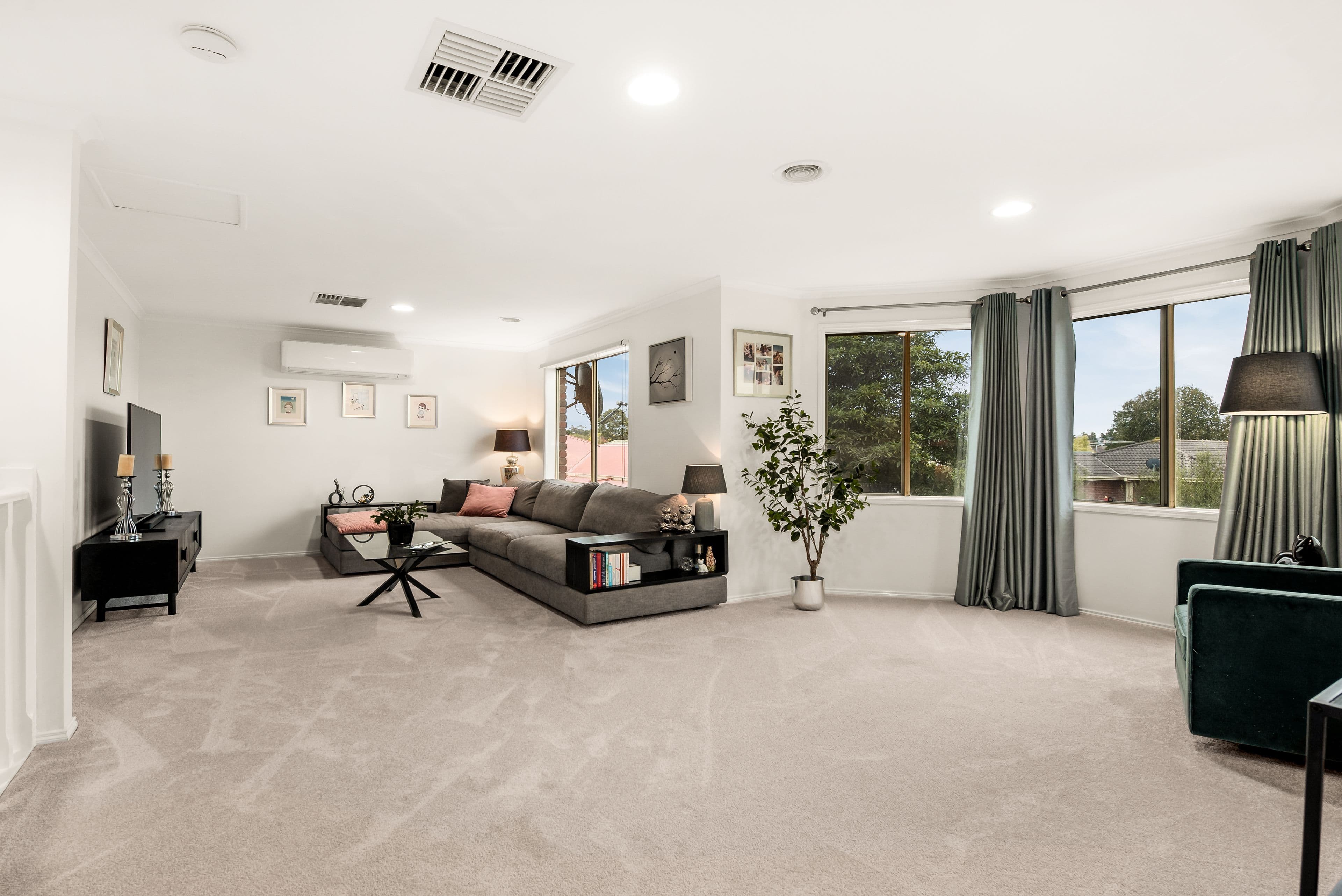39 Thomas Place, Pakenham VIC 3810, Pakenham - Thumbnail 2