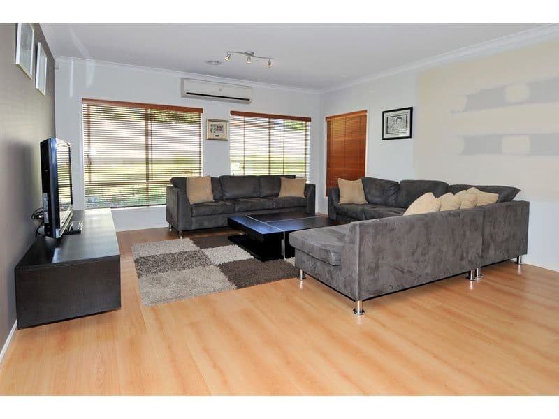85 Golfview Drive, CRAIGIEBURN VIC 3064, Craigieburn - Thumbnail 3