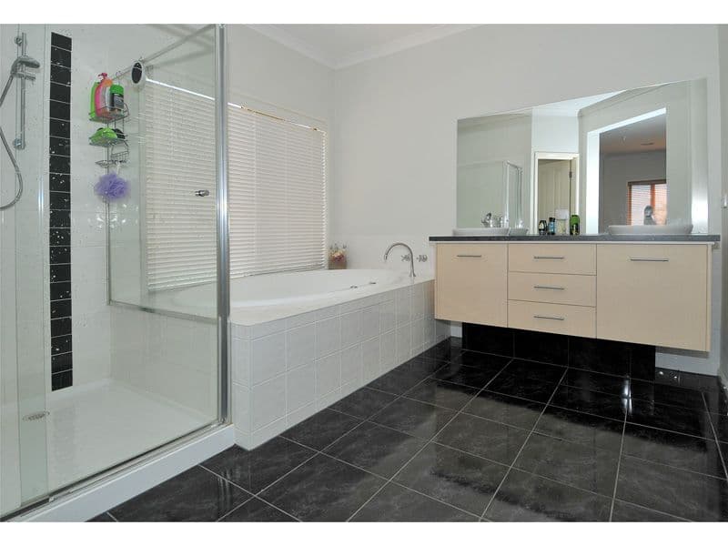 85 Golfview Drive, CRAIGIEBURN VIC 3064, Craigieburn - Thumbnail 4