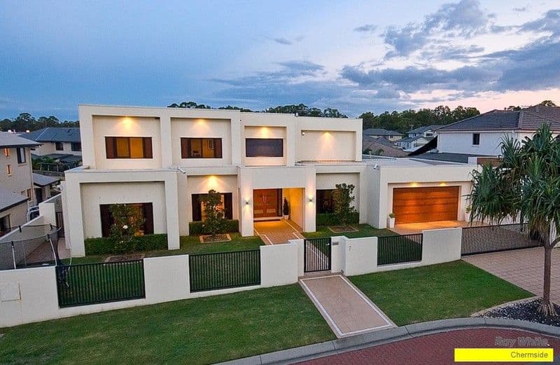 7 Estonia Avenue, BRIDGEMAN DOWNS QLD 4035, Bridgeman Downs - Thumbnail 2