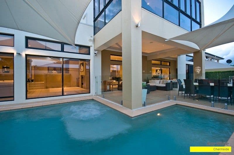 7 Estonia Avenue, BRIDGEMAN DOWNS QLD 4035, Bridgeman Downs - Thumbnail 4