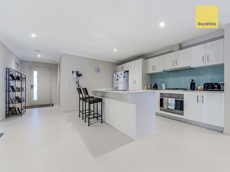 28 Safari Drive, Tarneit VIC 3029, Tarneit - Thumbnail 2