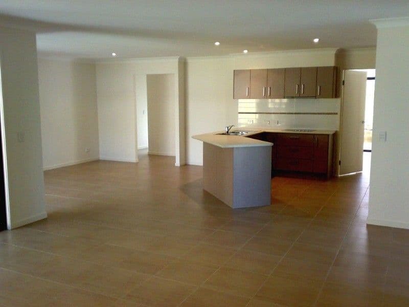 10 Coach Way, UPPER COOMERA QLD 4209, Upper Coomera - Thumbnail 4