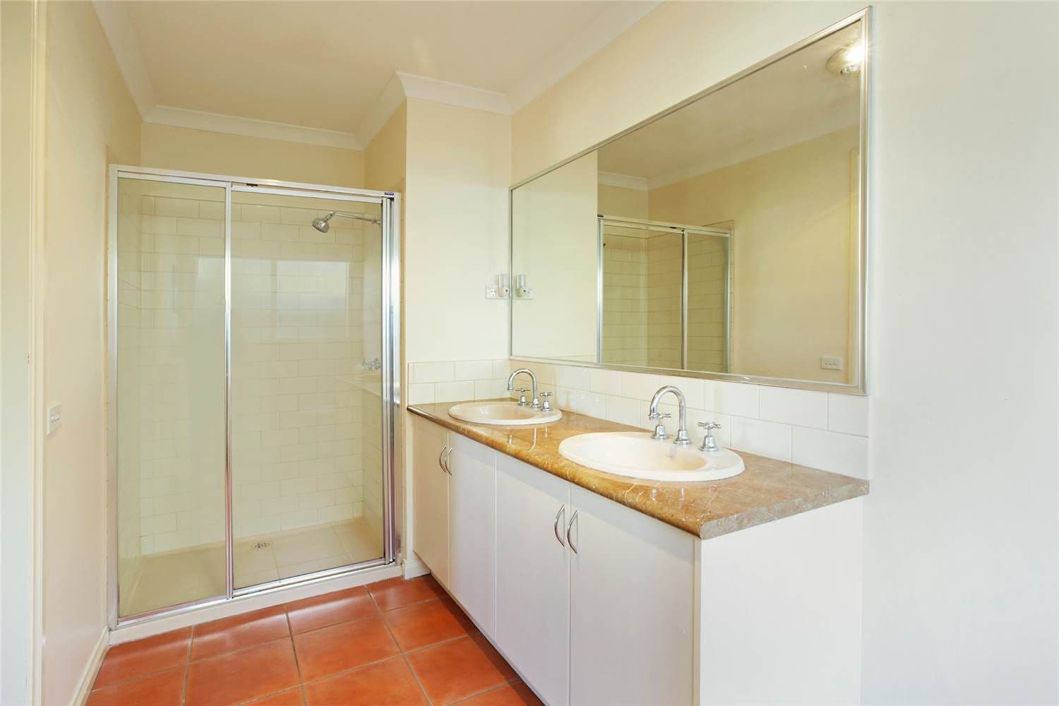 33 Oakwood Crescent, WAURN PONDS VIC 3216, Waurn Ponds - Thumbnail 8
