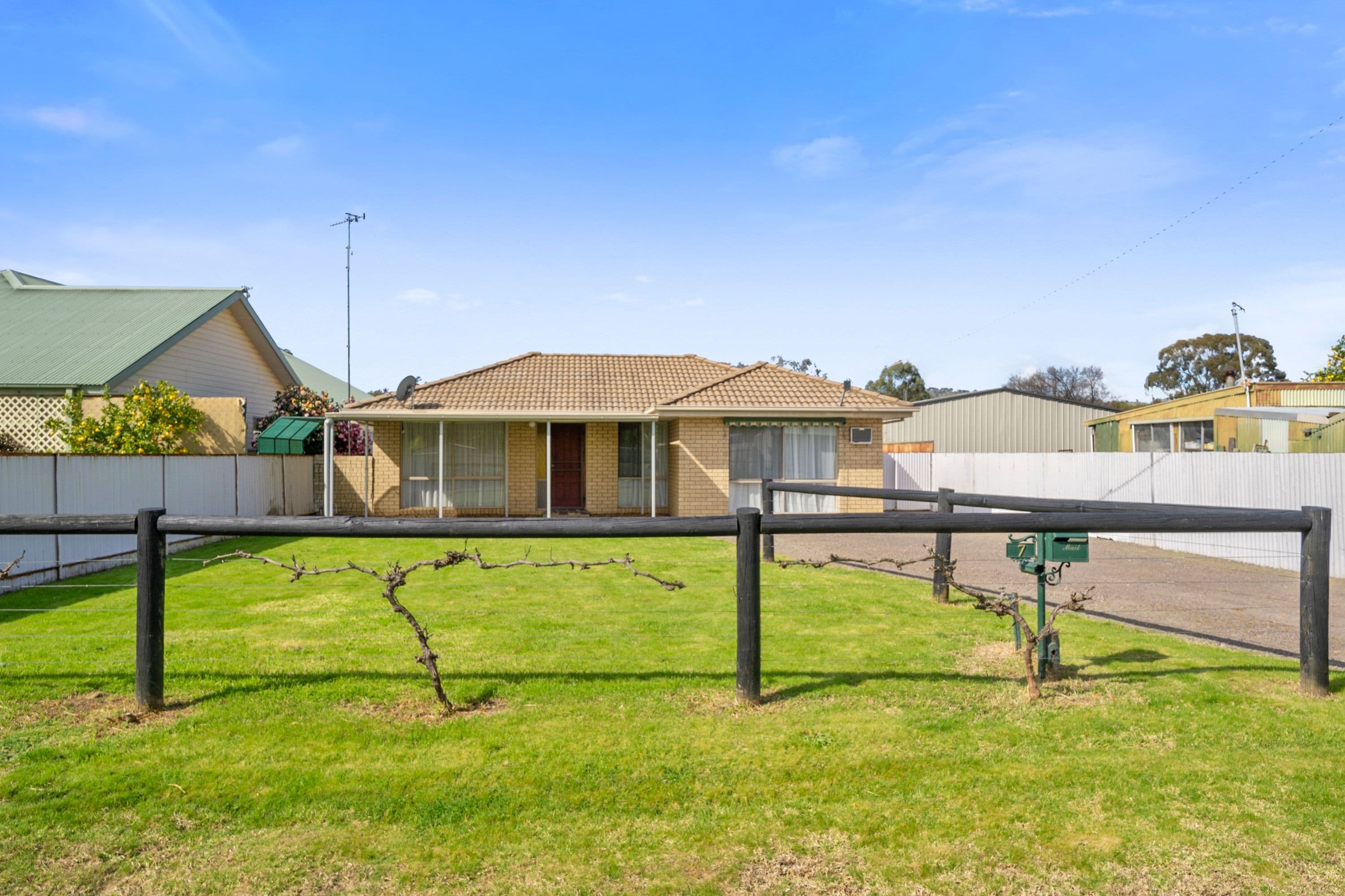 7 Allen Street, Euroa VIC 3666, Euroa - Thumbnail 2