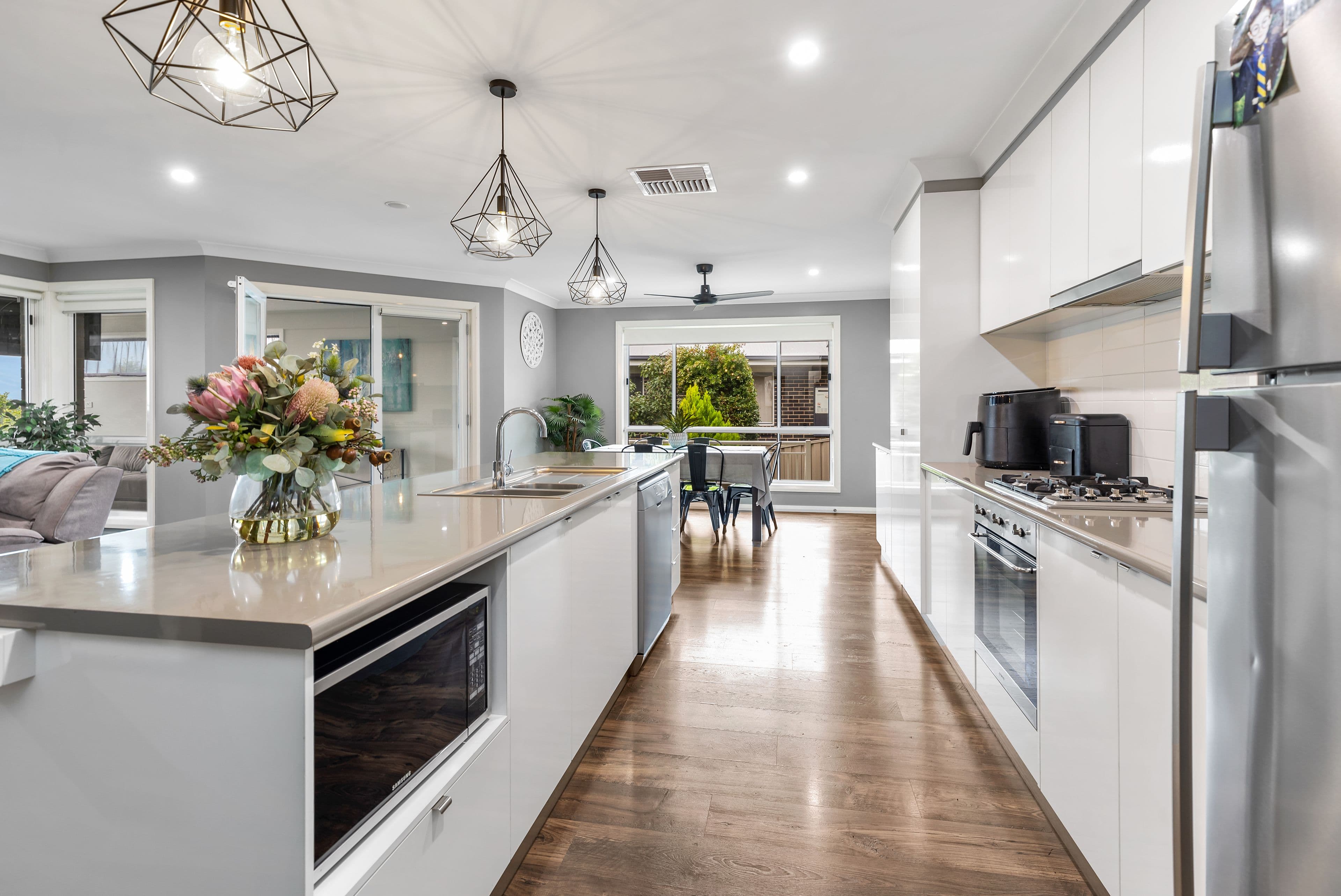 100 Brooklyn Drive, Bourkelands NSW 2650, Bourkelands - Thumbnail 2