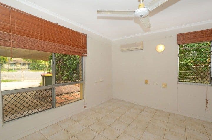 6 Moreton Place, KARAMA NT 0812, Karama - Thumbnail 3