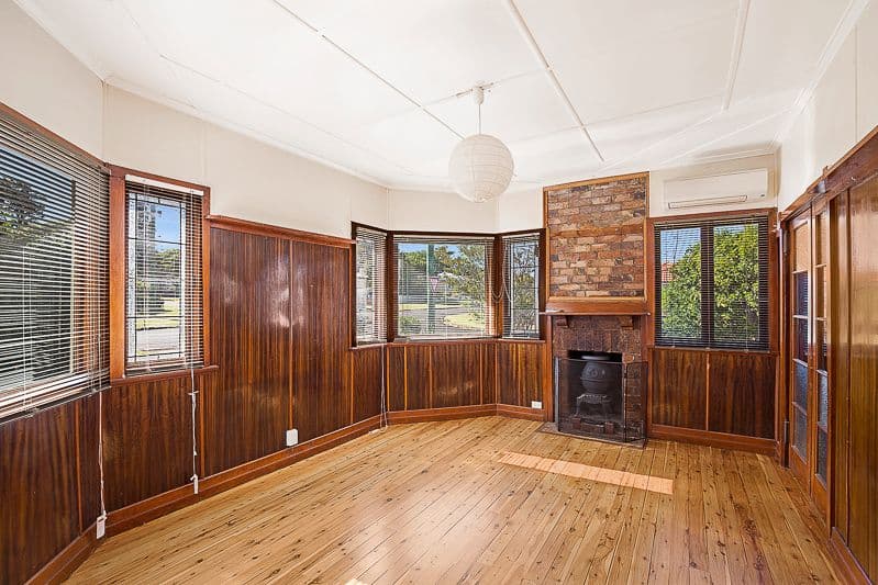 18 Lloyd Street, Harristown QLD 4350, Harristown - Thumbnail 2