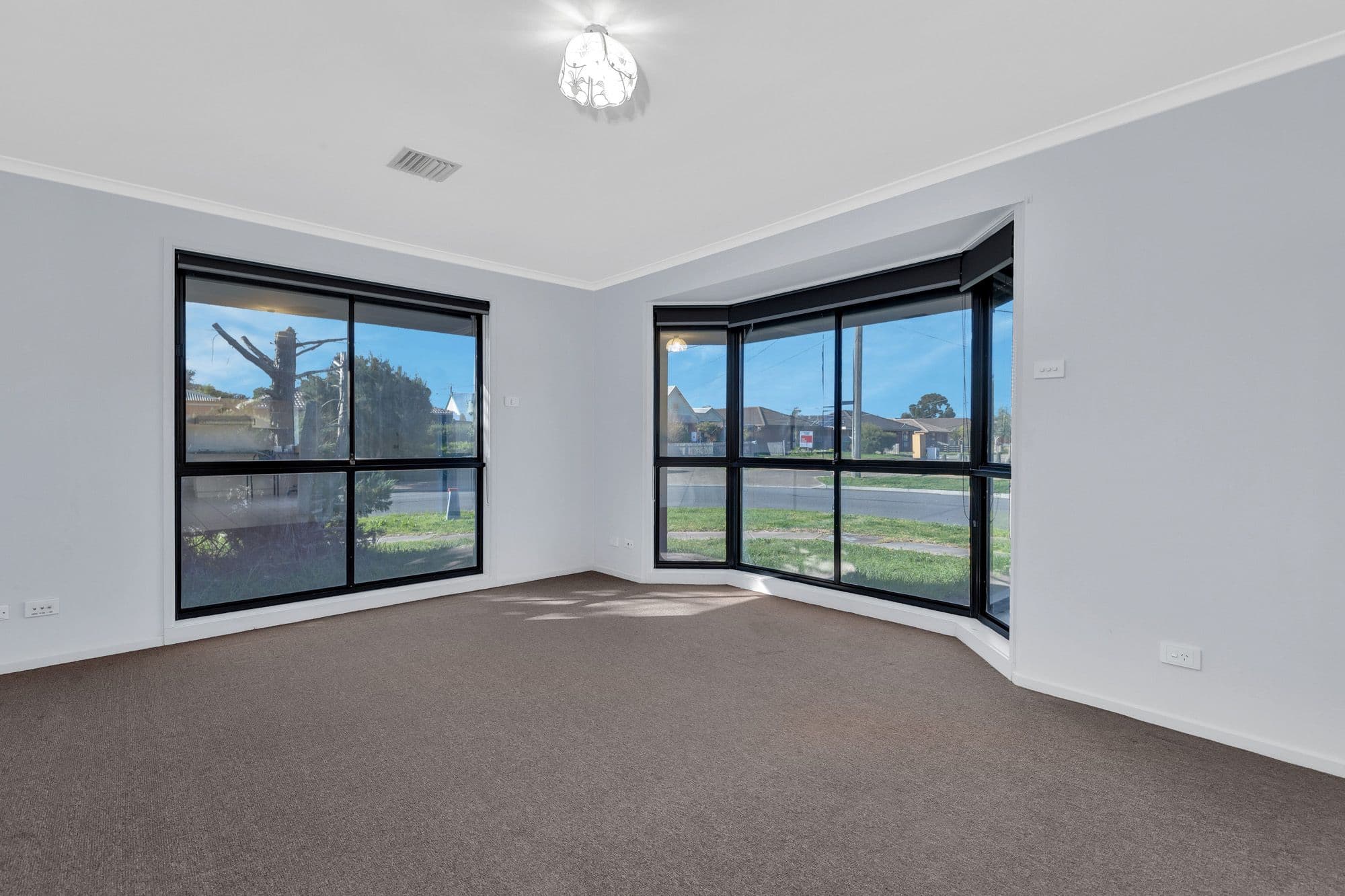 52 Songlark Crescent, Werribee VIC 3030, Werribee - Thumbnail 8
