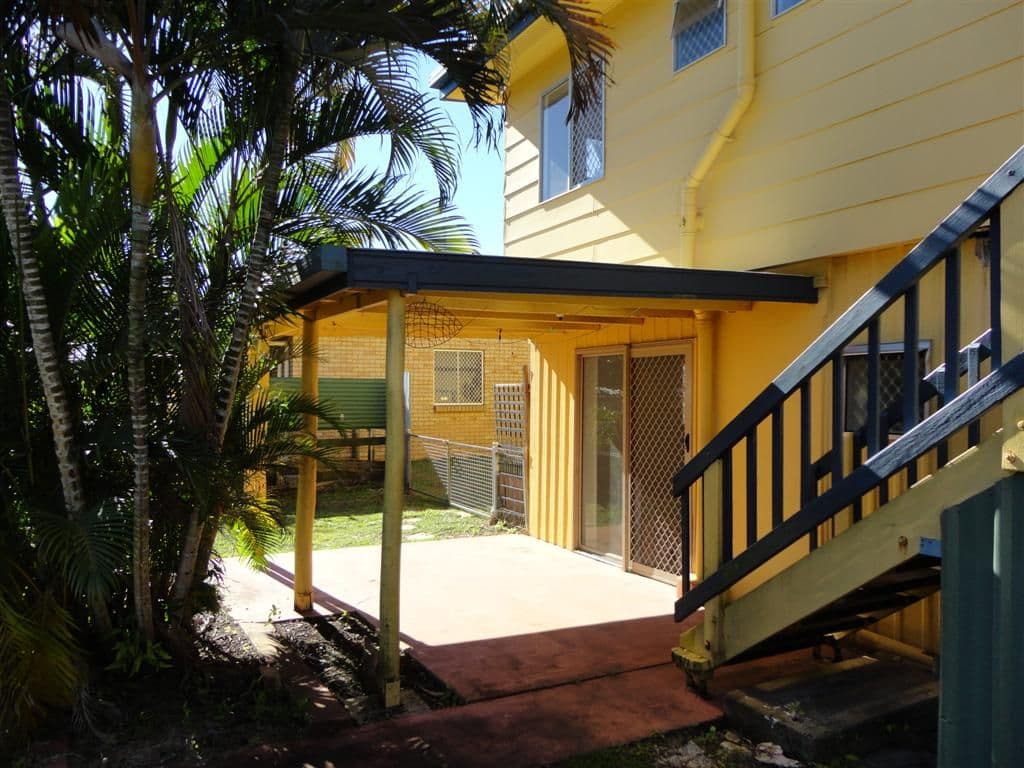 30 Saunders Street, POINT VERNON QLD 4655, Point Vernon - Thumbnail 2