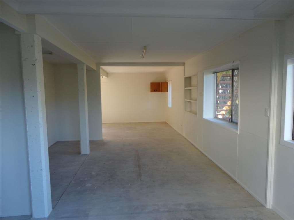 30 Saunders Street, POINT VERNON QLD 4655, Point Vernon - Thumbnail 3
