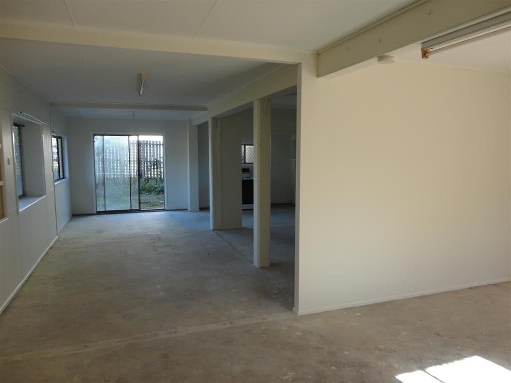 30 Saunders Street, POINT VERNON QLD 4655, Point Vernon - Thumbnail 5