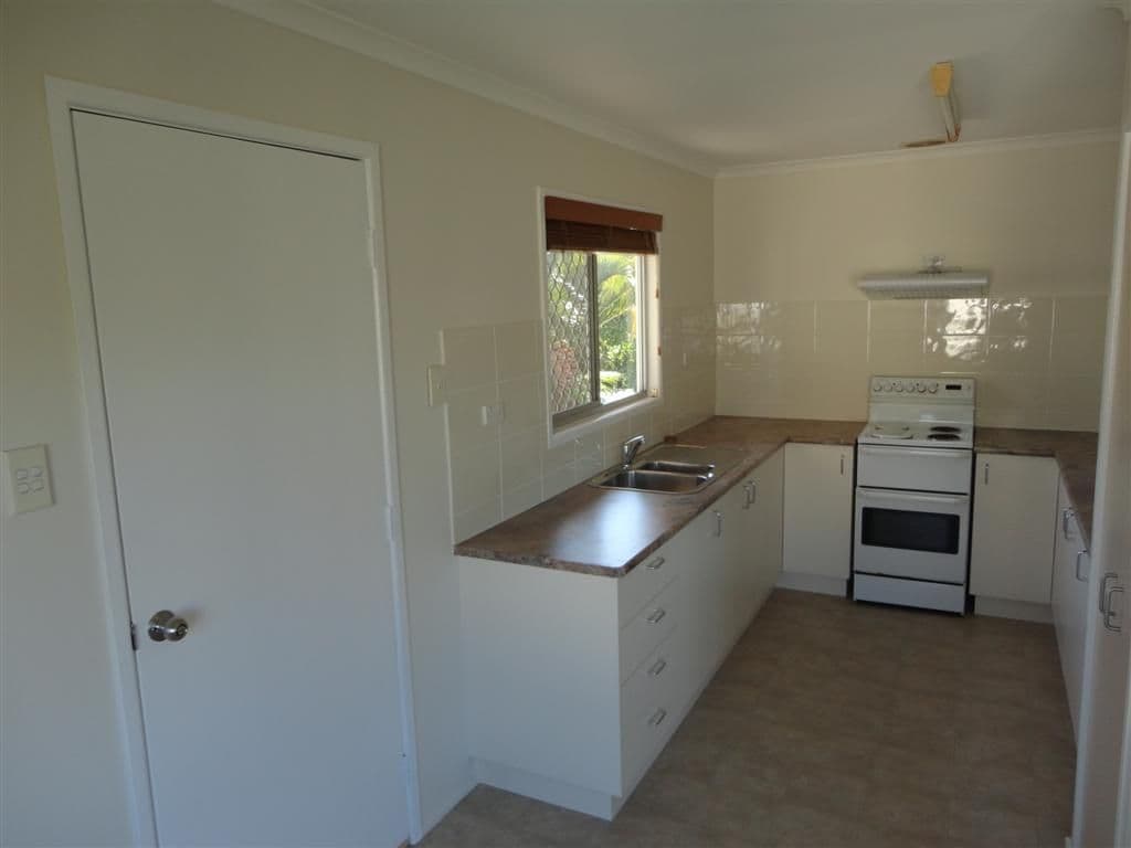 30 Saunders Street, POINT VERNON QLD 4655, Point Vernon - Thumbnail 8