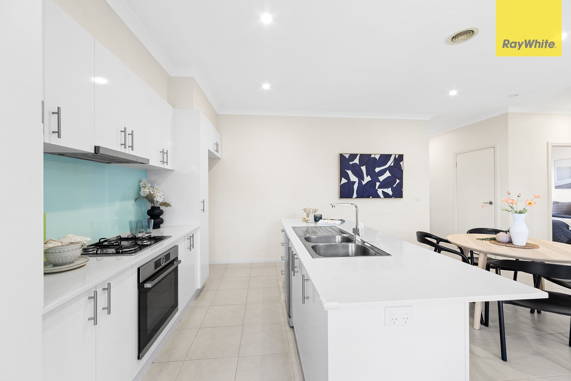 18 Honey Grove, St Albans VIC 3021, St Albans - Thumbnail 3