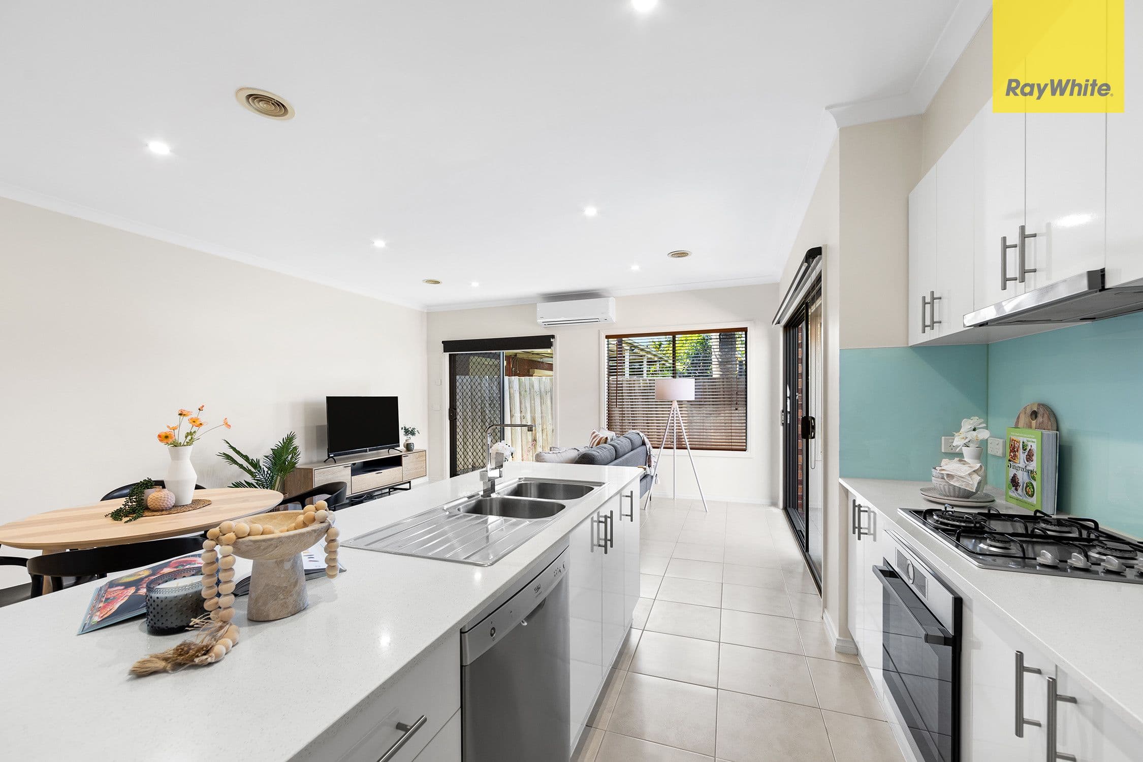 18 Honey Grove, St Albans VIC 3021, St Albans - Thumbnail 4
