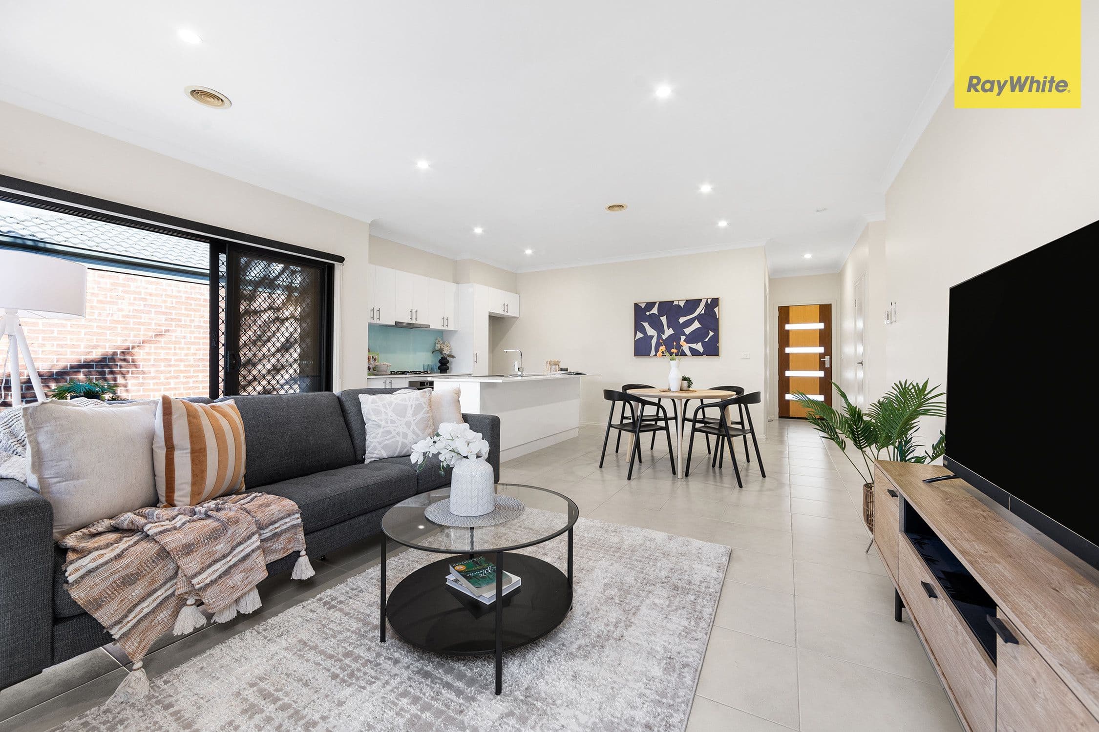 18 Honey Grove, St Albans VIC 3021, St Albans - Thumbnail 5