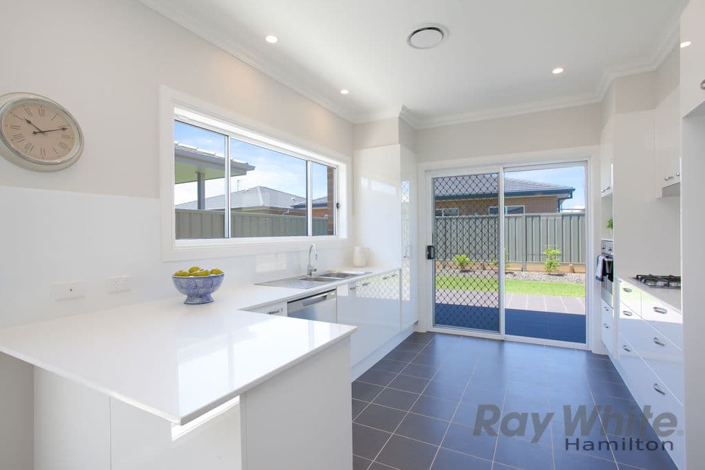 14 Heron Circuit, Fullerton Cove NSW 2318, Fullerton Cove - Thumbnail 5