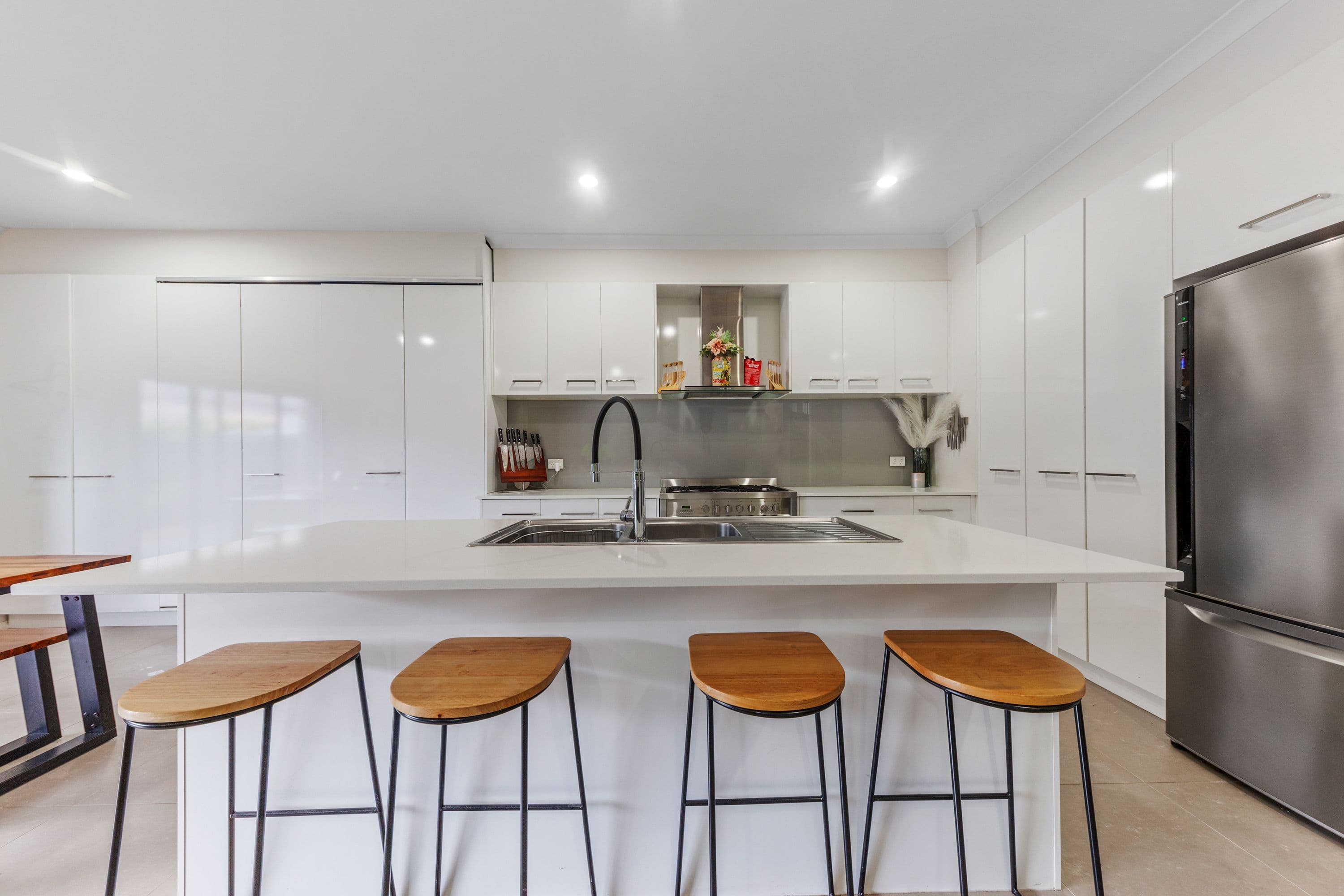 18 Swan Street, Pakenham VIC 3810, Pakenham - Thumbnail 3
