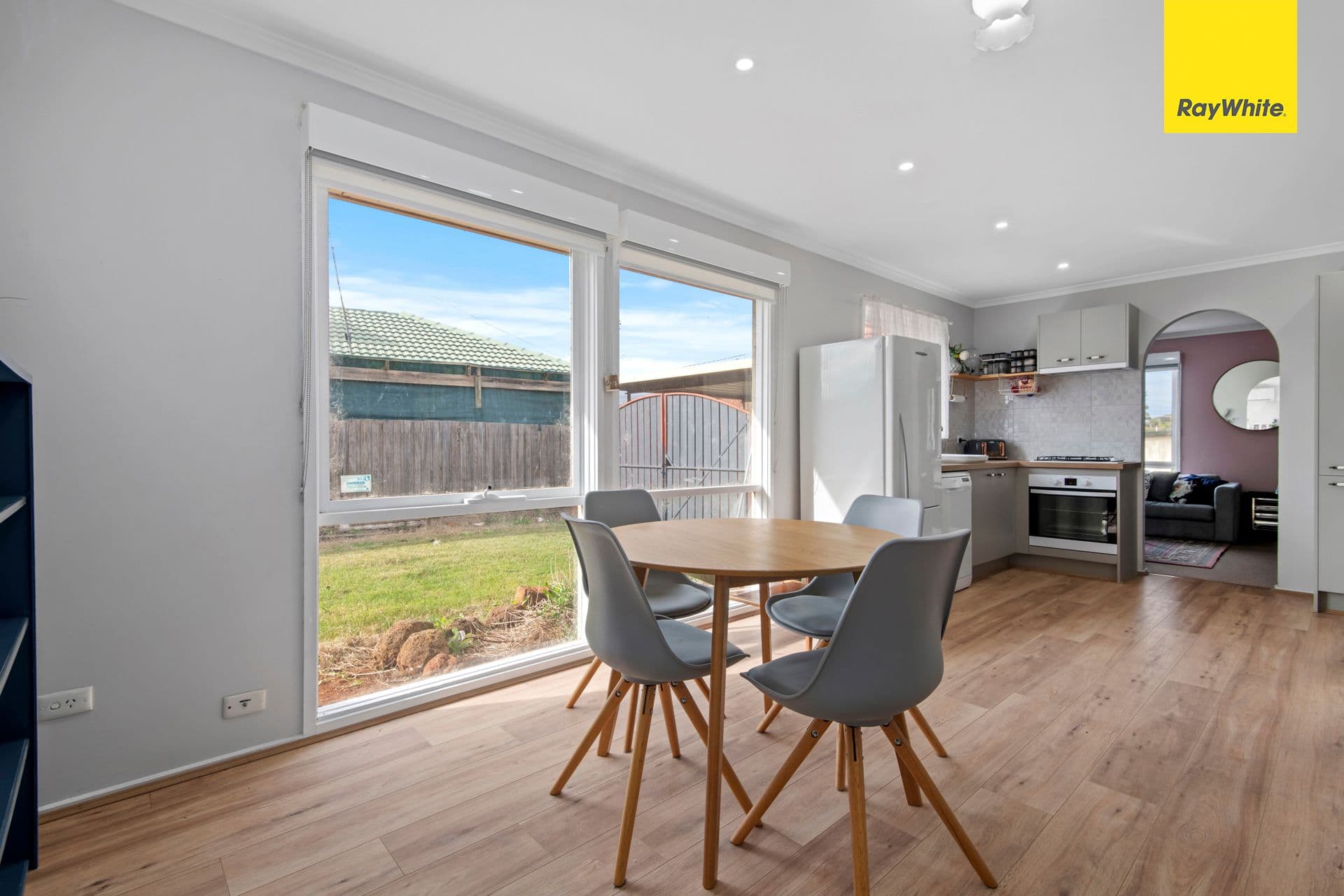 15 Bourke Road, Melton South VIC 3338, Melton South - Thumbnail 6