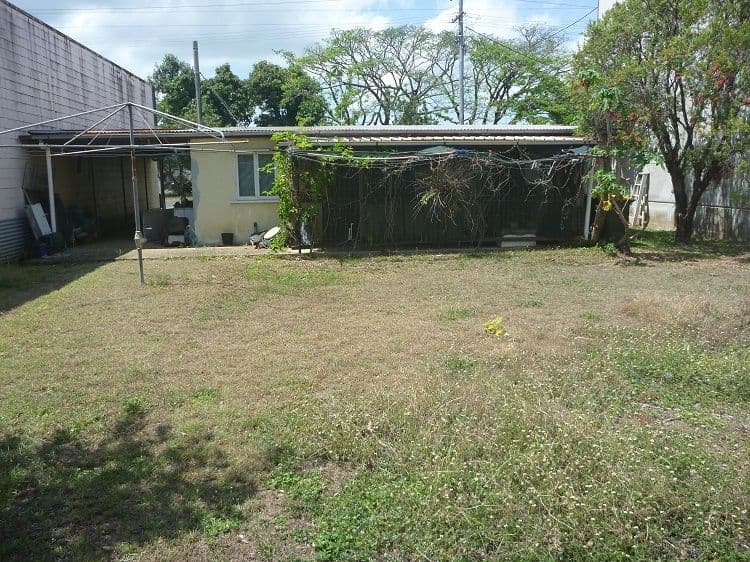 208 Hartley Street, BUNGALOW QLD 4870, Bungalow - Thumbnail 3