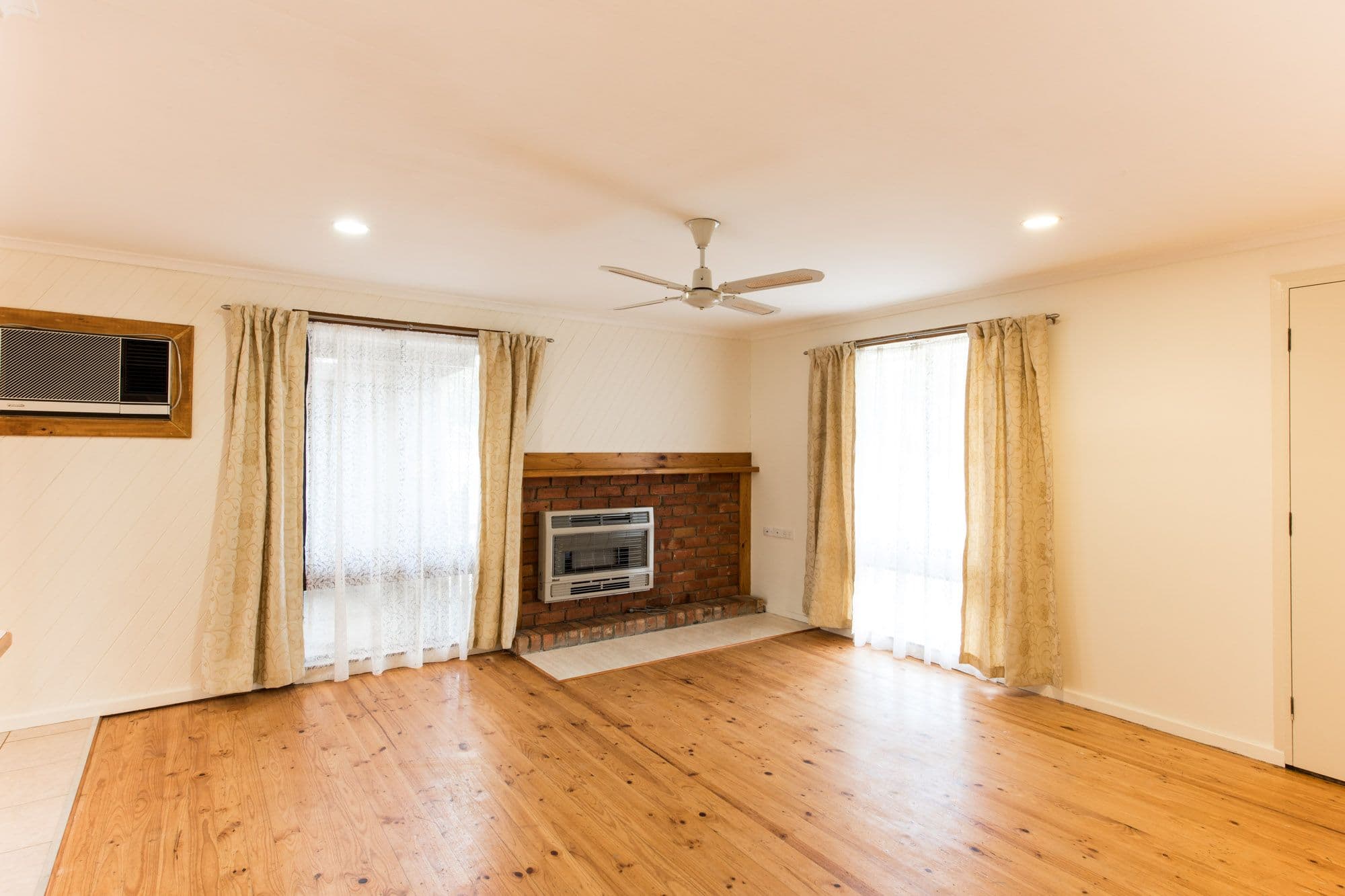 353 Kentucky Avenue, Lavington - Thumbnail 2
