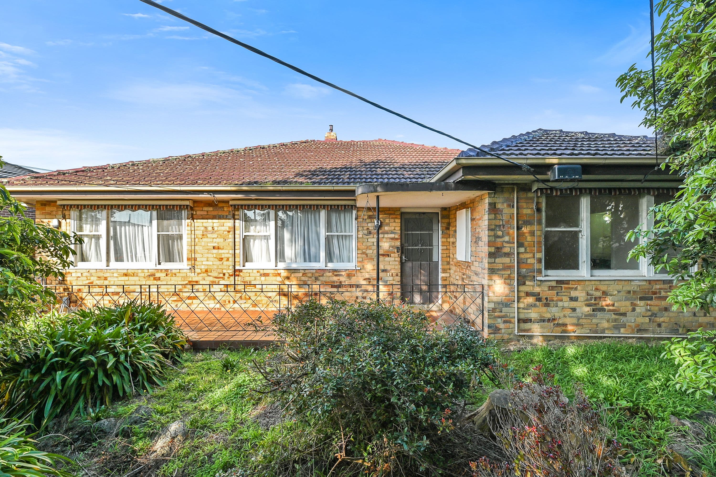 8 Durward Avenue, Glen Waverley VIC 3150, Glen Waverley - Thumbnail 2