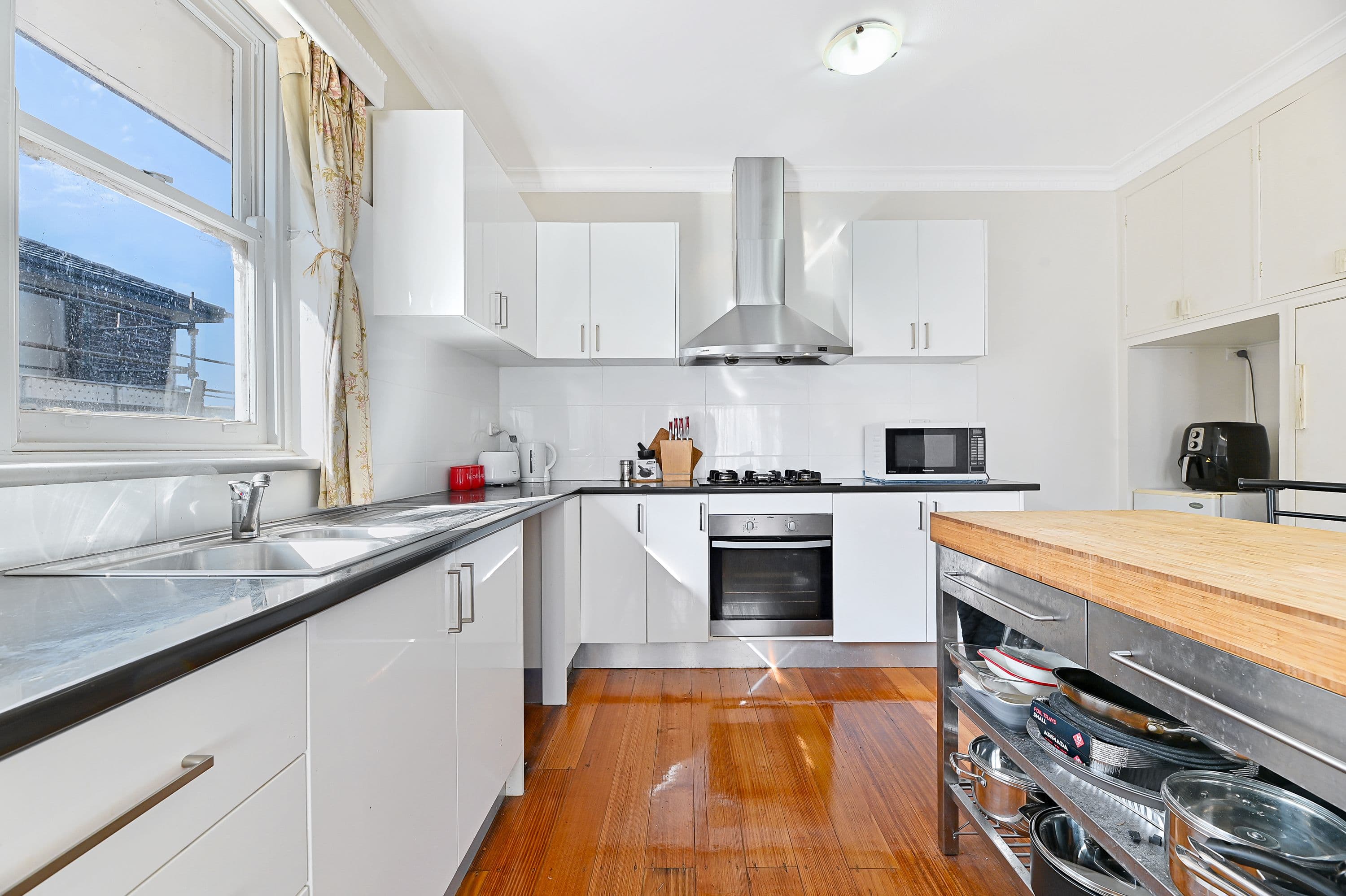 8 Durward Avenue, Glen Waverley VIC 3150, Glen Waverley - Thumbnail 5