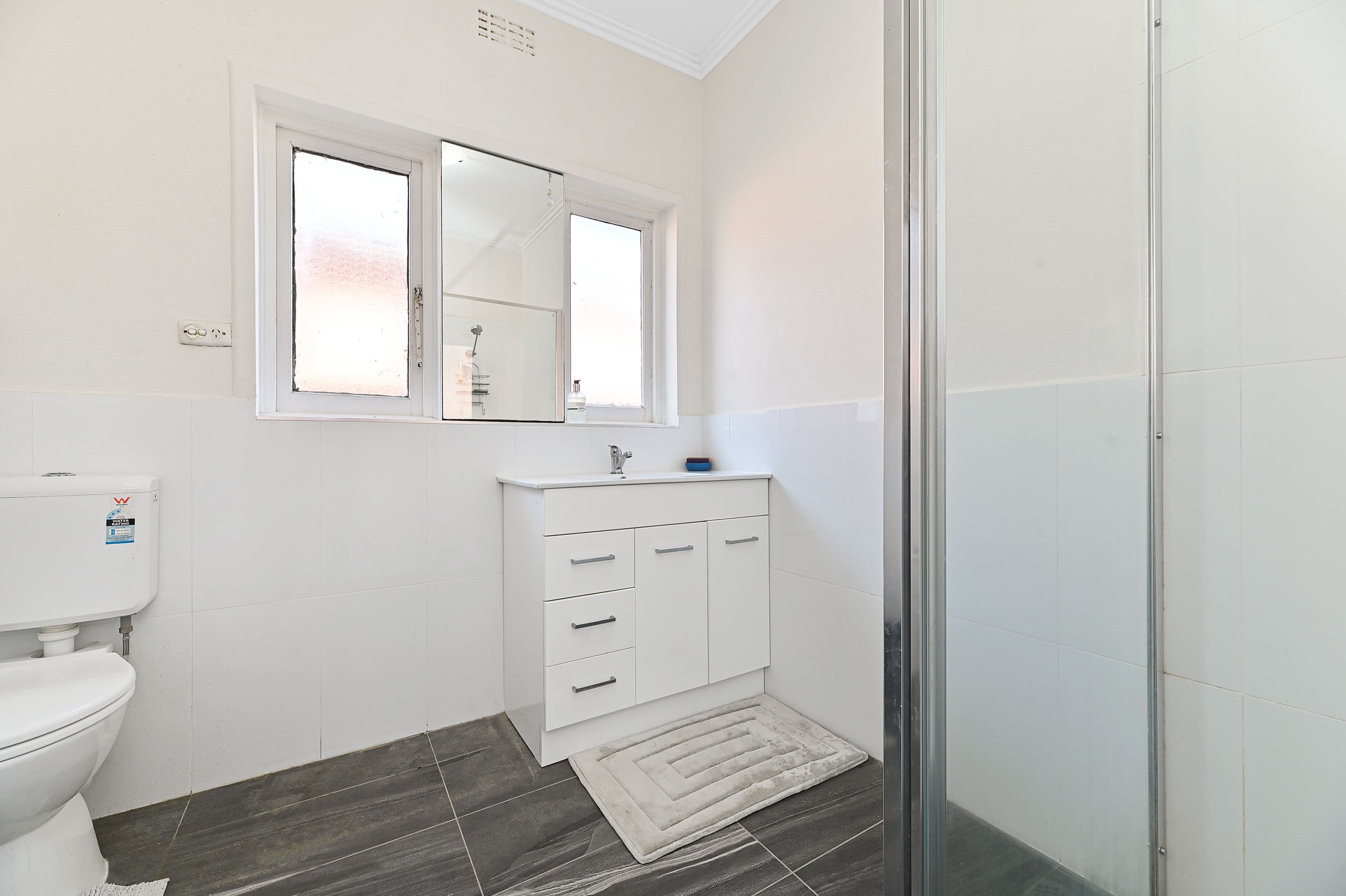 8 Durward Avenue, Glen Waverley VIC 3150, Glen Waverley - Thumbnail 8