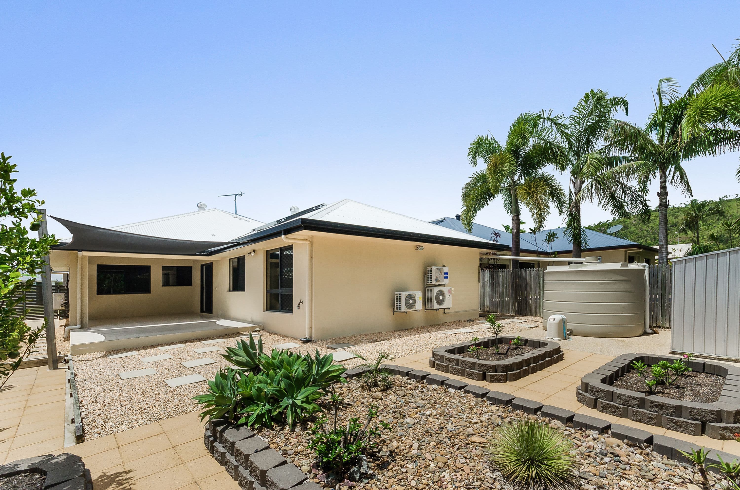 20 Redbank Court, Mount Louisa QLD 4814, Mount Louisa - Image 1