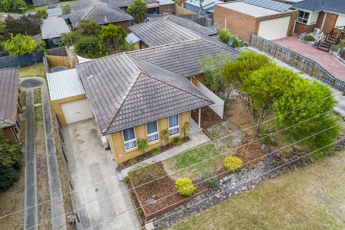 8 Banks Road, Cranbourne VIC 3977, Cranbourne - Thumbnail 2