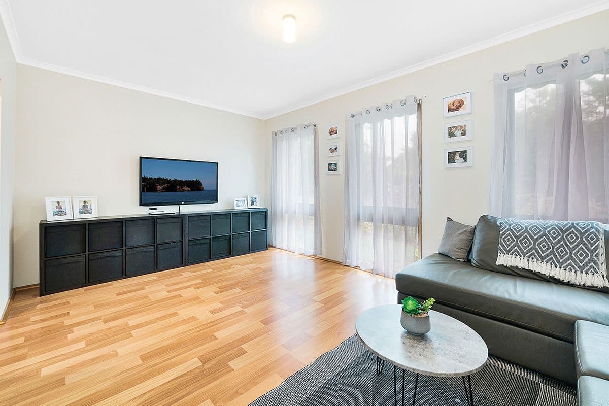 8 Banks Road, Cranbourne VIC 3977, Cranbourne - Thumbnail 3