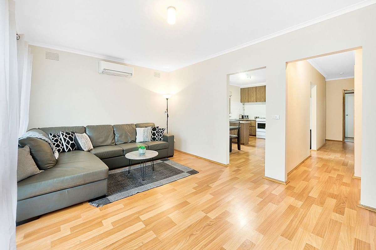 8 Banks Road, Cranbourne VIC 3977, Cranbourne - Thumbnail 4