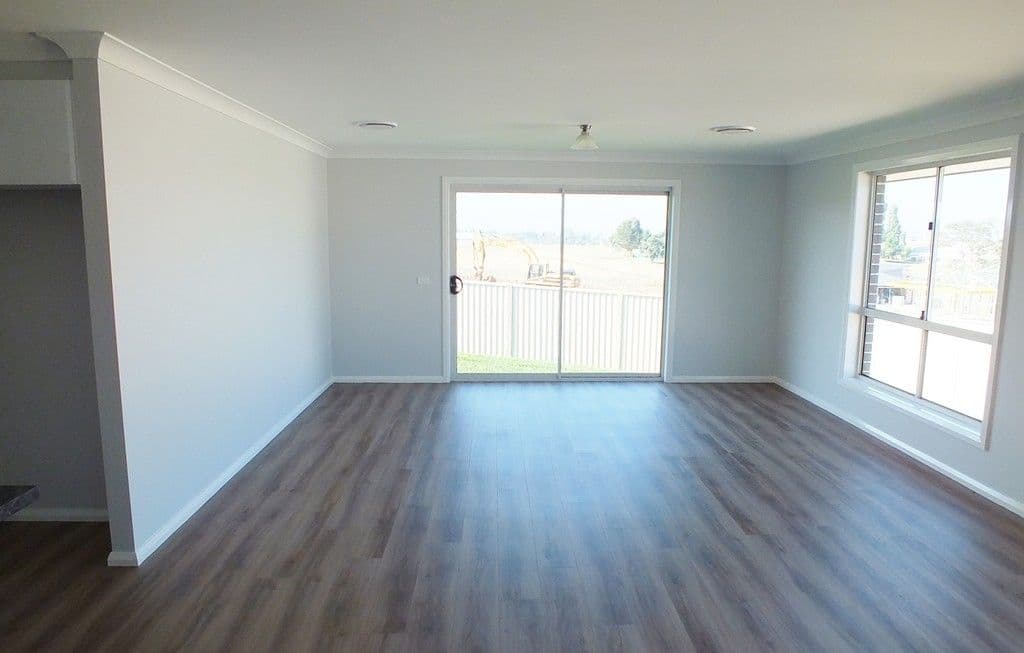 77 Graham Drive, Kelso - Thumbnail 4