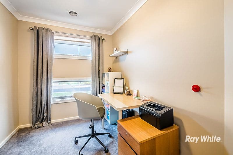 66 Bradford Drive, Cranbourne East VIC 3977, Cranbourne East - Thumbnail 2
