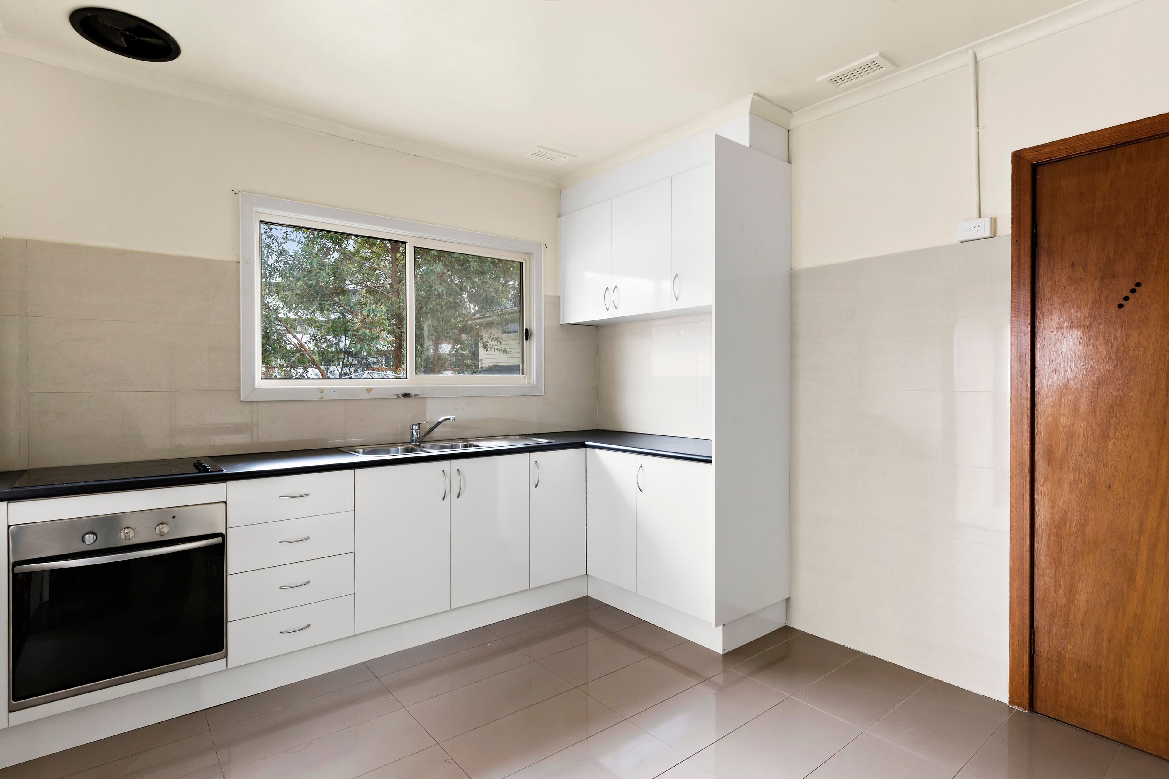 5 Woonah Street, Chadstone VIC 3148, Chadstone - Thumbnail 3