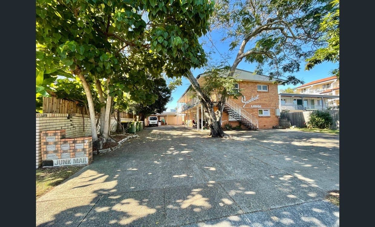 7 Leonard Avenue, Surfers Paradise QLD 4217, Surfers Paradise - Thumbnail 4