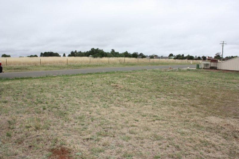 115 Tower Street, COROWA NSW 2646, Corowa - Thumbnail 2