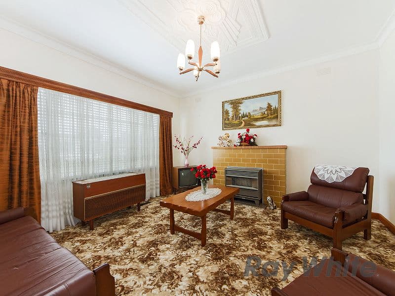 28 Collins Street, St Albans VIC 3021, St Albans - Thumbnail 2