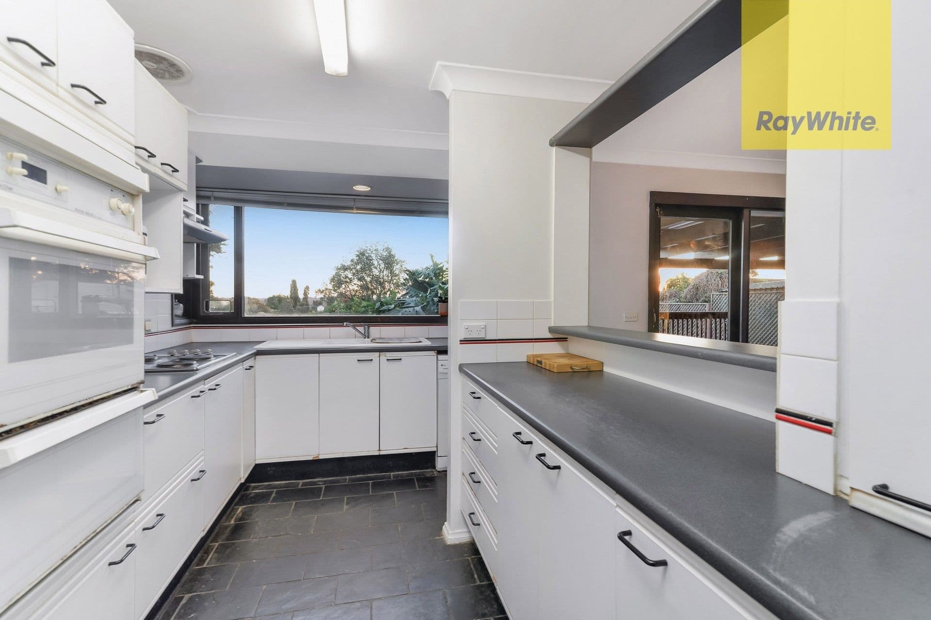 12 Burns Road, Winston Hills - Thumbnail 4