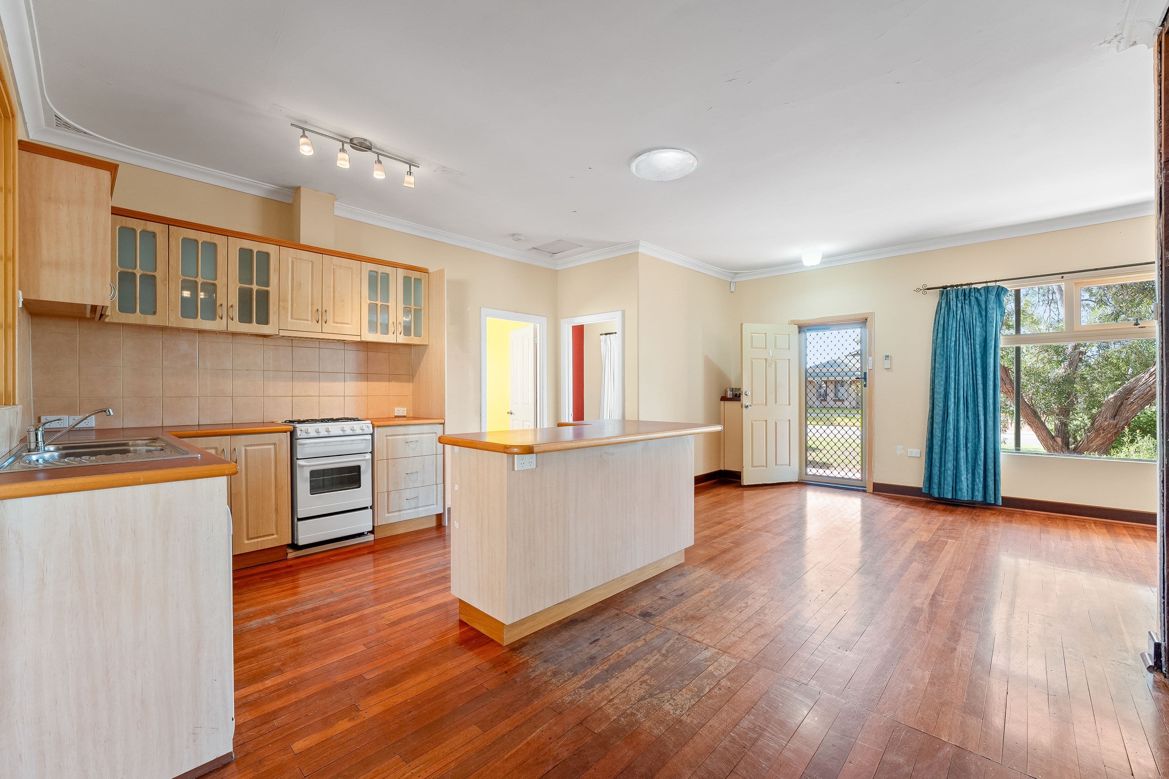 31 Hokin Street, Waikiki WA 6169, Waikiki - Thumbnail 5