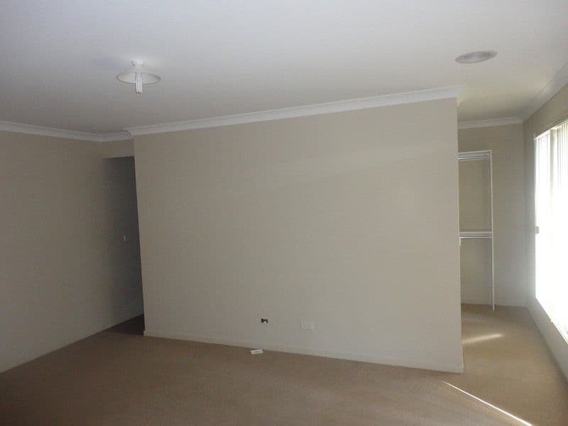 17 Barchester Avenue, TRUGANINA VIC 3029, Truganina - Thumbnail 4