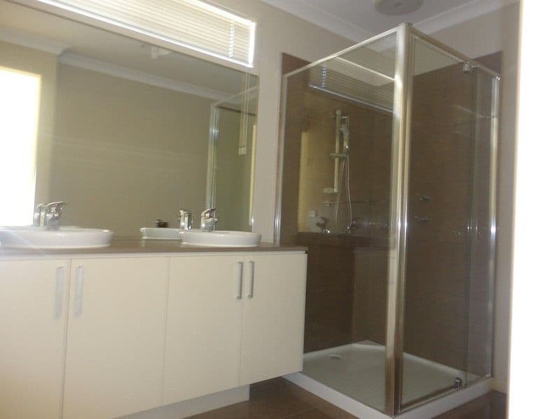 17 Barchester Avenue, TRUGANINA VIC 3029, Truganina - Thumbnail 5