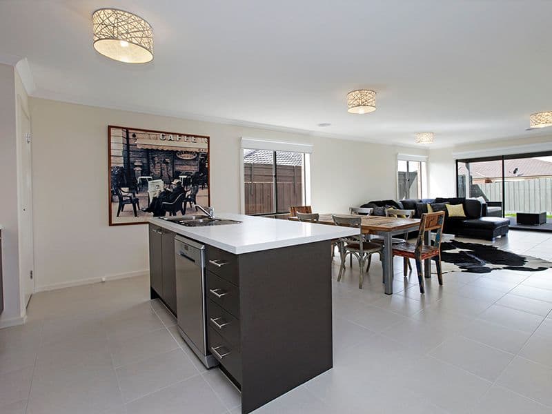 37 Diaz Drive, GROVEDALE VIC 3216, Grovedale - Thumbnail 3