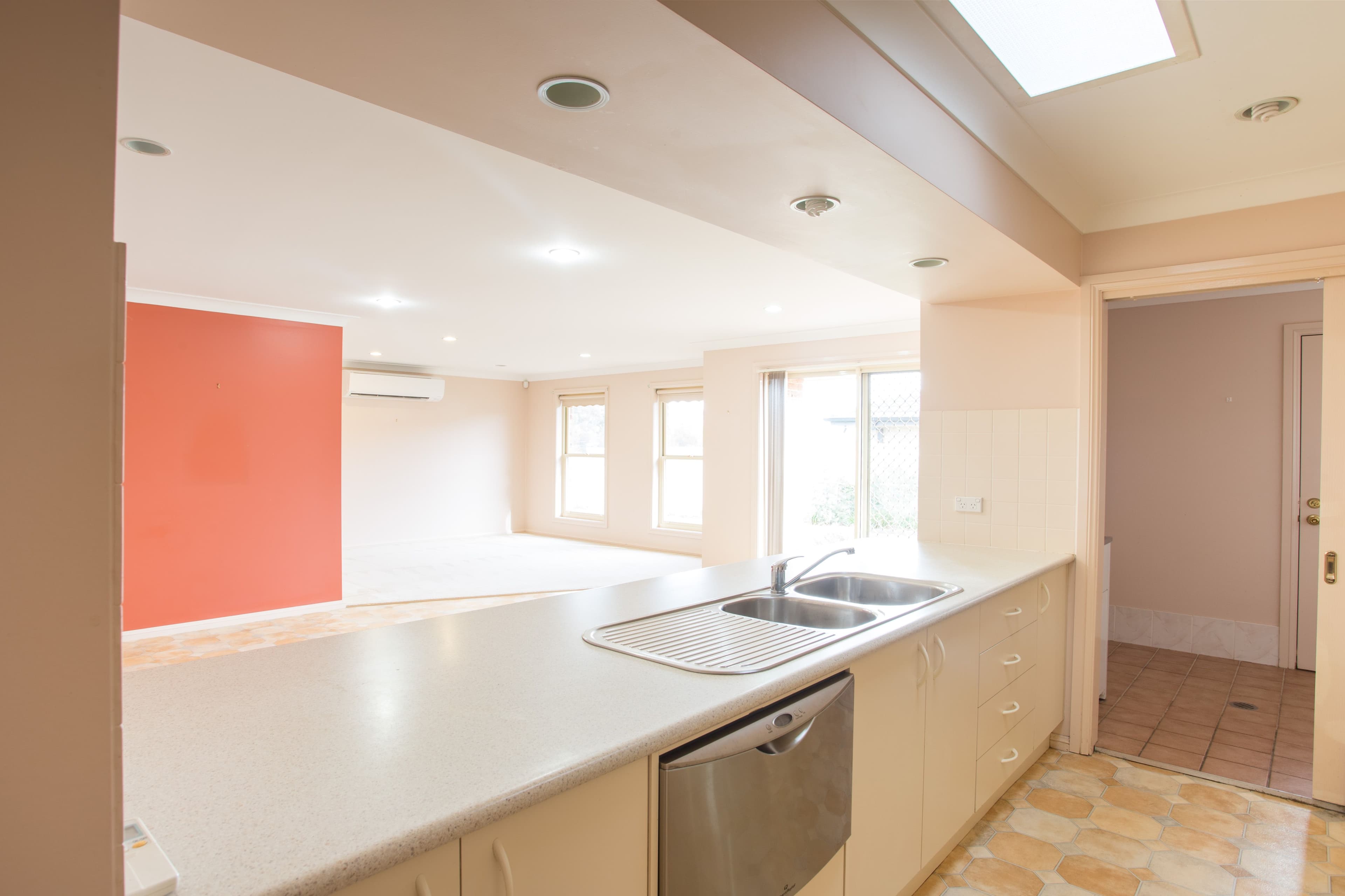 11 Brooklands Drive, Orange - Thumbnail 5