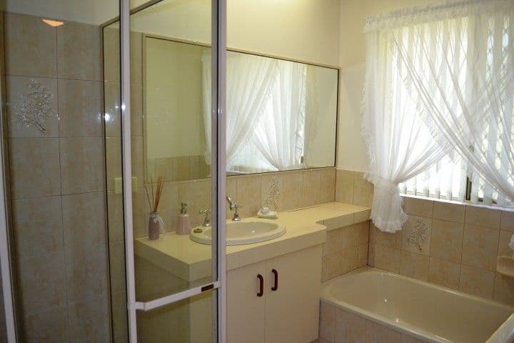 10 Meledie Avenue, KAWUNGAN QLD 4655, Kawungan - Thumbnail 8