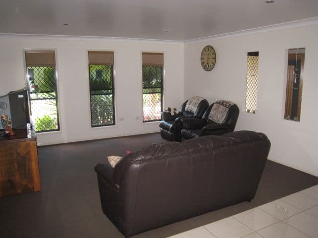 17 Cook Close, Emerald QLD 4720, Emerald - Thumbnail 5